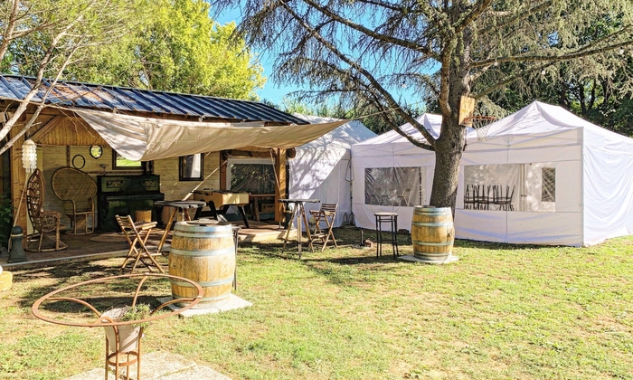 Jardin piscine et cuisine d'été 120 €