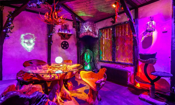 Location Décor Intérieur Chaumière de sorcière pour tournage / shooting / contenu 99 €