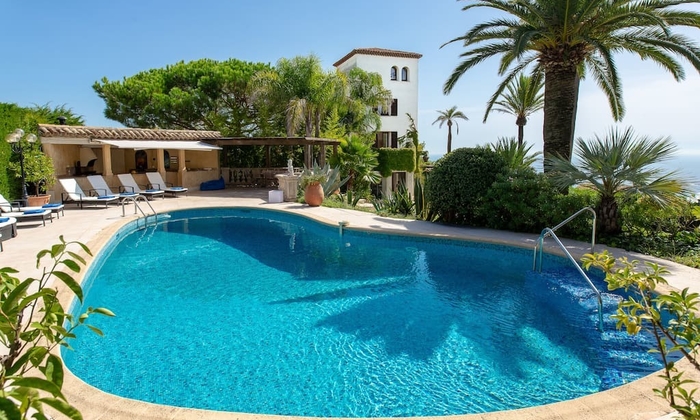 Magnifique villa de 400 m2 à Cannes 95 €