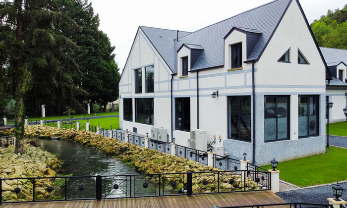 Villa de luxe avec piscine & sauna idéal pour événement inoubliable 400 €