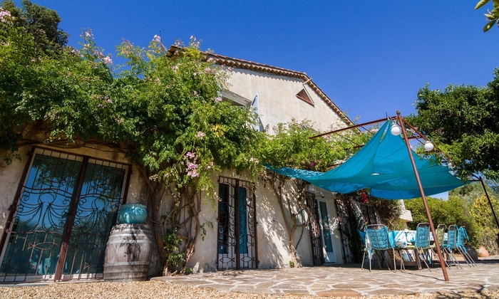 Grande maison avec piscine proche de la mer 100 €