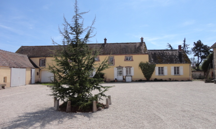 Pretty property 50 minutes from Paris €100