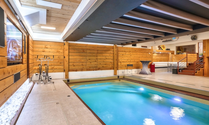 Location piscine d'intérieur < 10 personnes 125 €