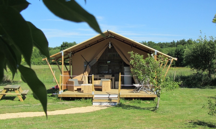 Domain and lodges with common space €55