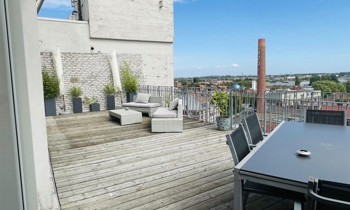 LOFT WITH LARGE TERRACE AND BEAUTIFUL VIEWS €70