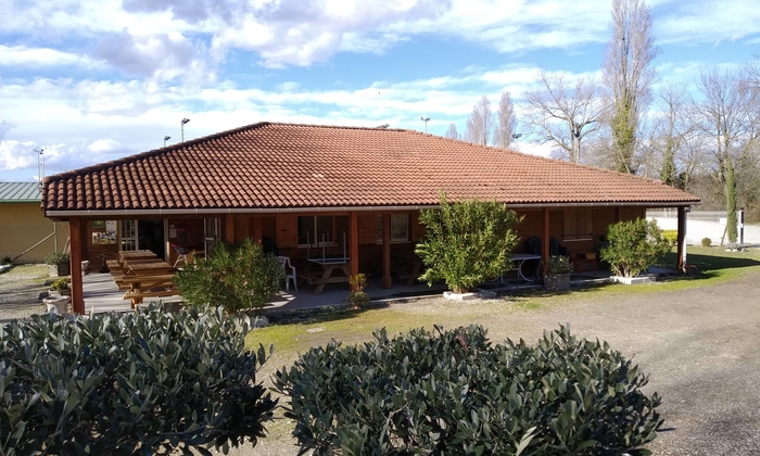 RECEPTION ROOM ON WOODED AREA €40