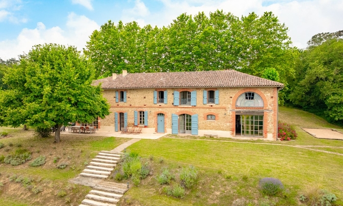 Magnifique gîte entier avec piscine et vue 36 €