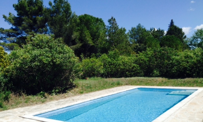 Piscine en pleine campagne! 8 €