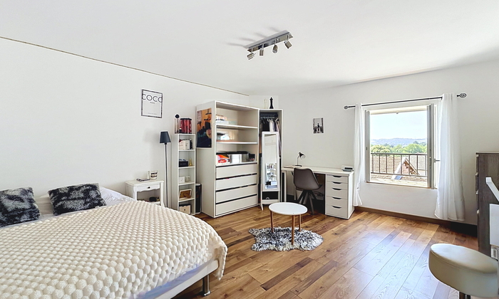 2 salles de réception avec piscine et couchages €69