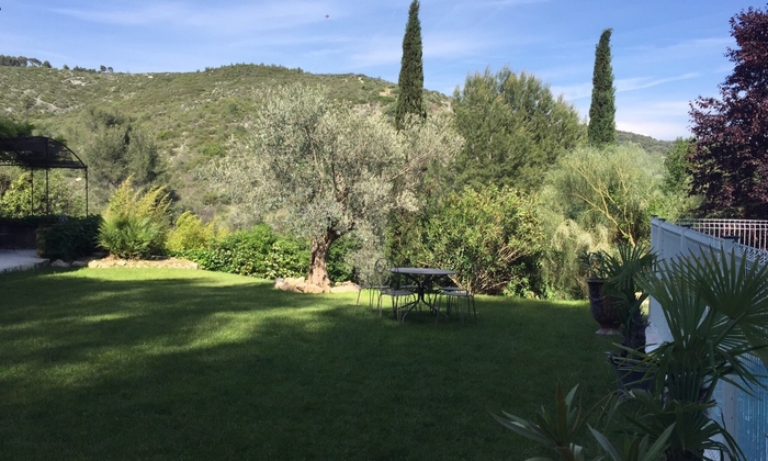 Fully equipped idyllic Provencal Villa €80