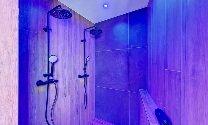 2 salles de réception avec piscine et couchages €69