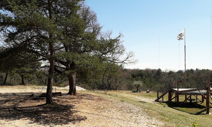 Grand terrain arboré 30 €