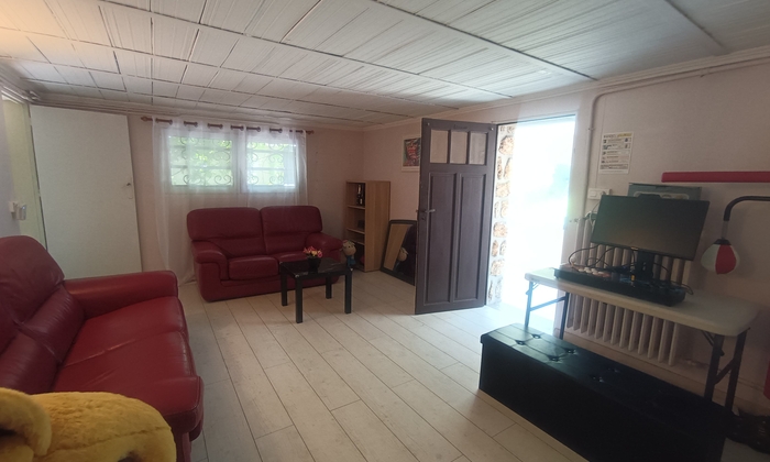 Maison du Bonheur Chelles – Lieu privé avec piscine chauffée & sauna 200 €