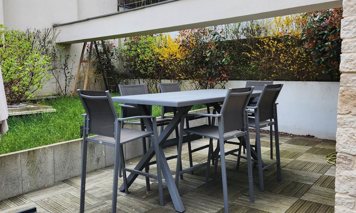 Charmant jardin/terrasse aménagé à Meudon 8 pers 50 €