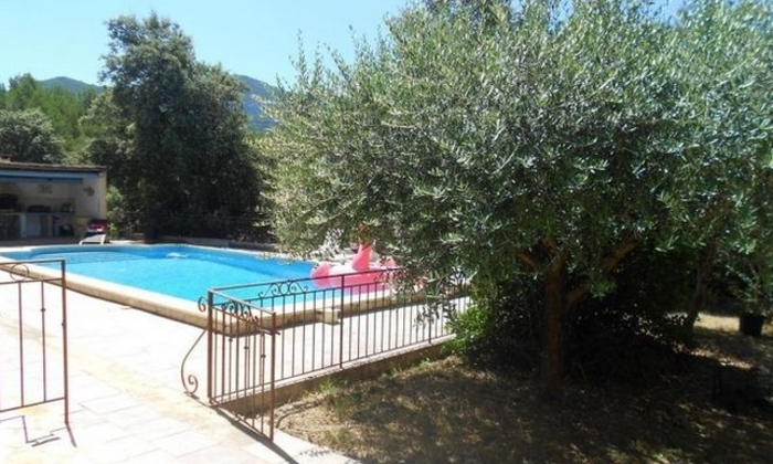 Pool in Beaujolais €5