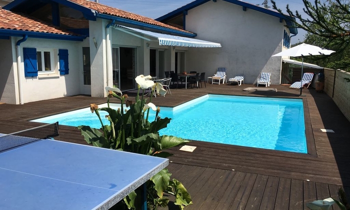 Jolie villa avec piscine 60 €