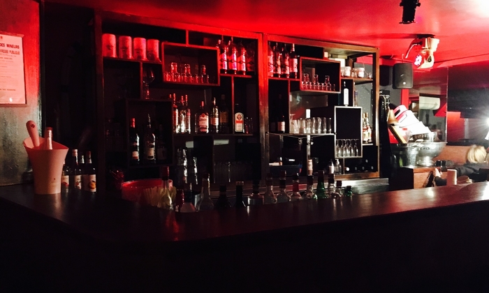 Atypical bar in Paris in the Marais €150