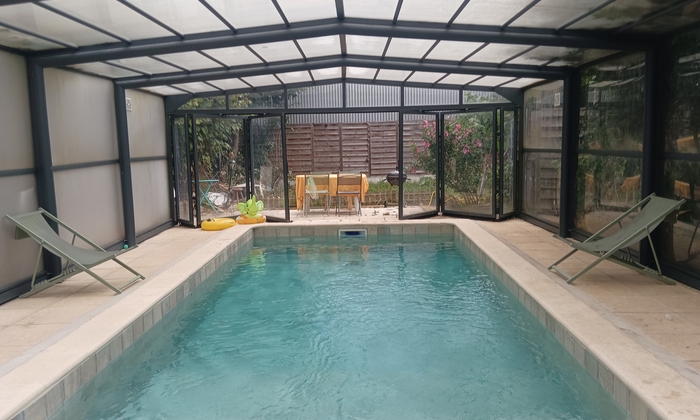 Maison du Bonheur Chelles – Lieu privé avec piscine chauffée & sauna 200 €