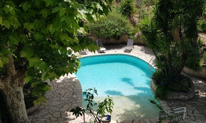 Magnificent terrace and swimming pool in a dream setting €100