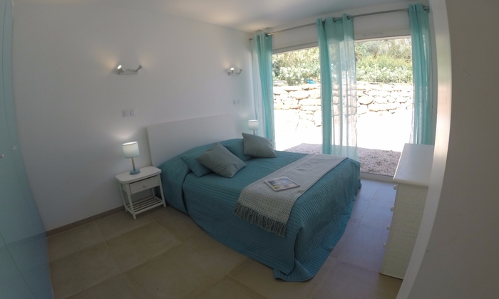 Large modern villa 15 people/night or 100 people/d €175