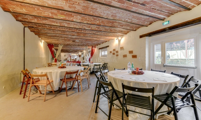 Reception room rental at the farm in the Ile de Fr €130