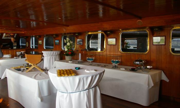 Traditional houseboat style: the Burdigala €270