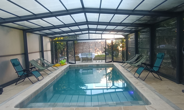 Maison du Bonheur Chelles – Lieu privé avec piscine chauffée & sauna 200 €