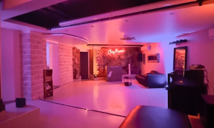Manor near Nanterre €270