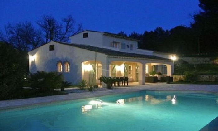 Belle villa avec piscine à Cannes 375 €