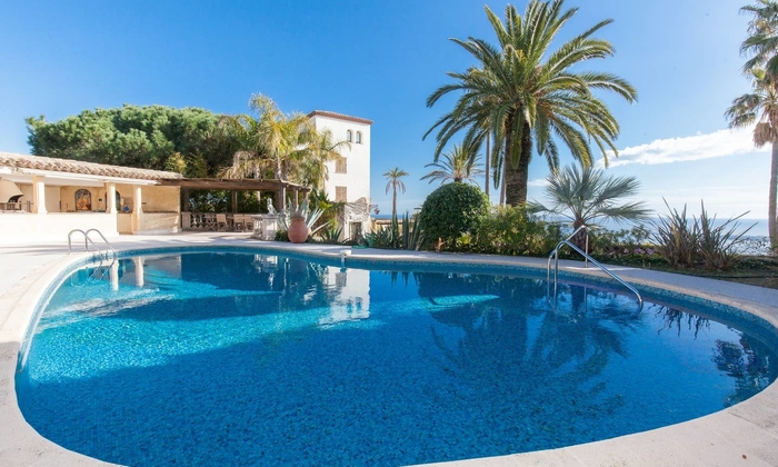 Magnifique villa de 400 m2 à Cannes 95 €