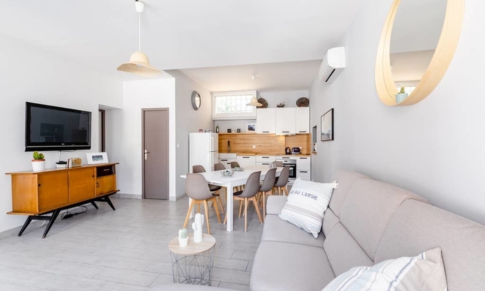 Maison 12 personnes à 30m de la mer 25 €