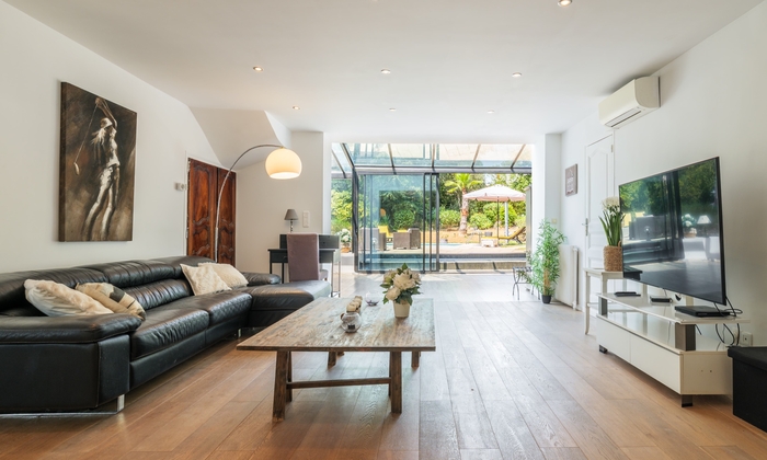 Villa Mazal — Private celebrations, garden and pool for up to 30 guests €190