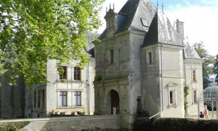 Château de la Mézière 33 €