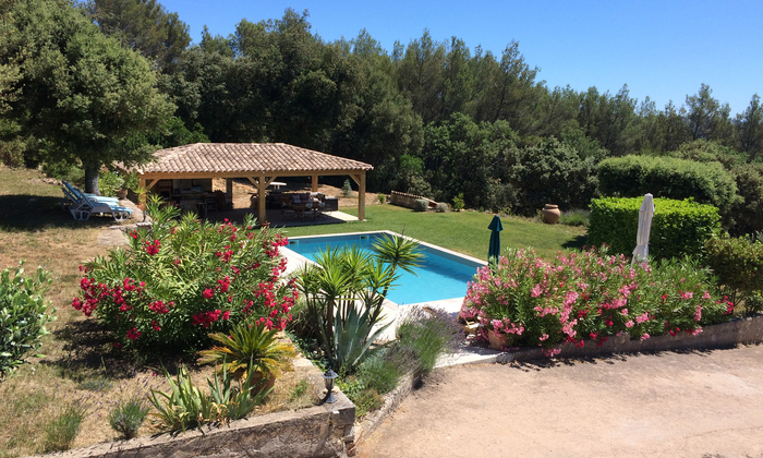 Swimming pool area in the Var (day and evening) €20