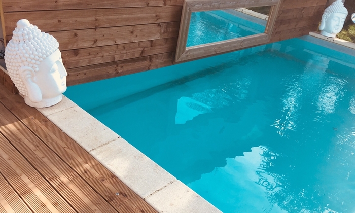 Buddha Beach Thoiry piscine privée et jacuzzi 23 €