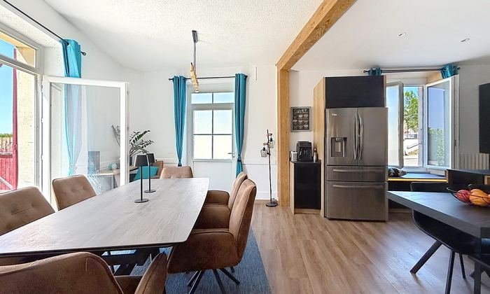 2 salles de réception avec piscine et couchages €69