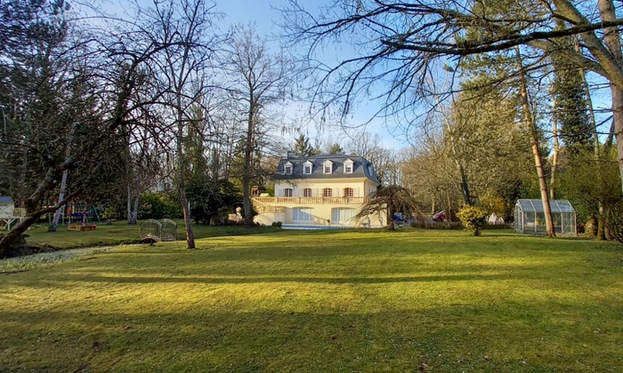 Mansion reception room €200