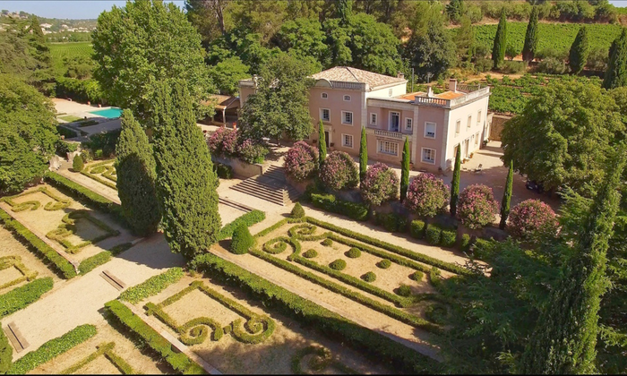 Extraordinary Languedoc house with 18th century ga €150