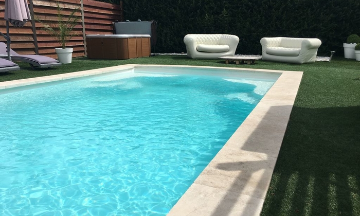 Mas de l'Ilon Piscine Spa 90 €