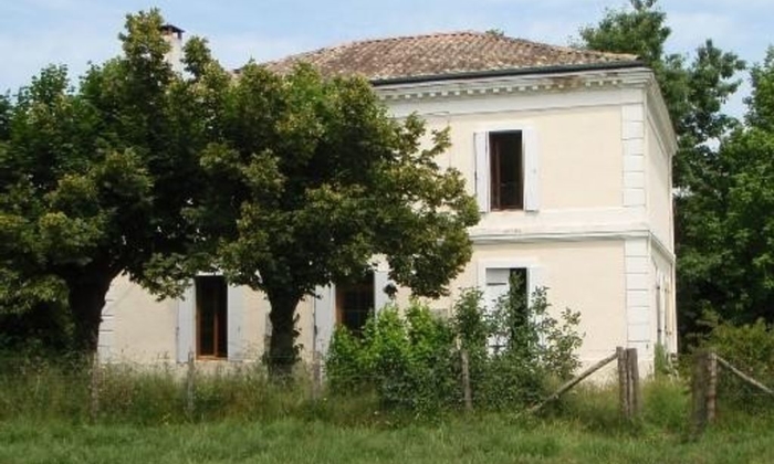 Maison de famille dans propriété forestière 38 €