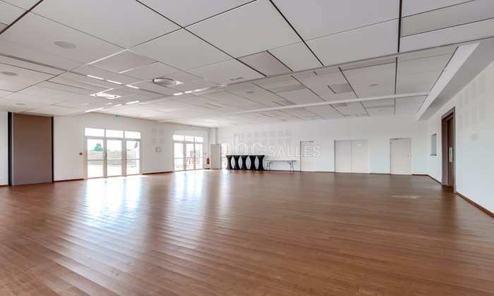 Doyenne Réception: salle traiteur hébergement 120 €