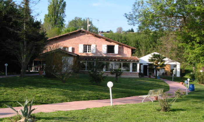 Grande maison avec piscine près de Toulouse 300 €