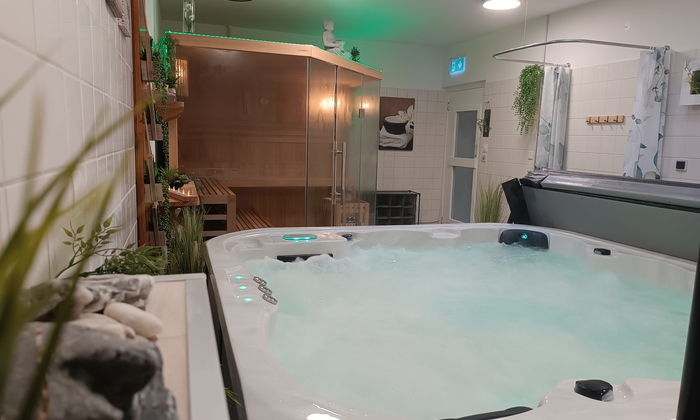 2 salles de réception avec piscine et couchages €69