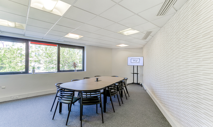 Work & Share Rueil / Board Room - 8 à 10 p 75 €