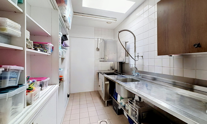 2 salles de réception avec piscine et couchages €69