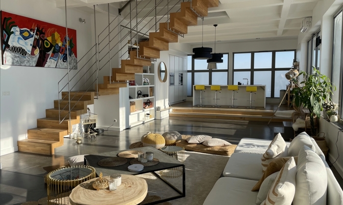 LOFT WITH LARGE TERRACE AND BEAUTIFUL VIEWS €70