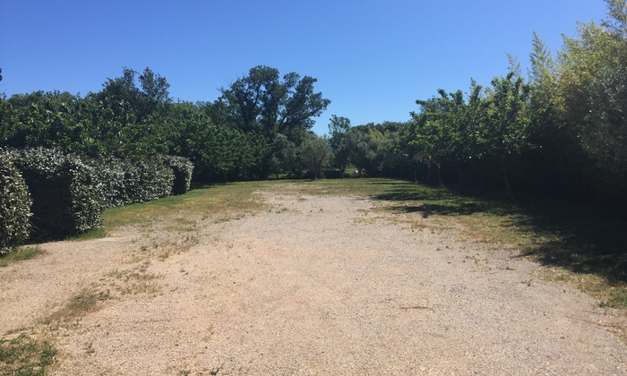 At the shed, land near Saint-Tropez €100