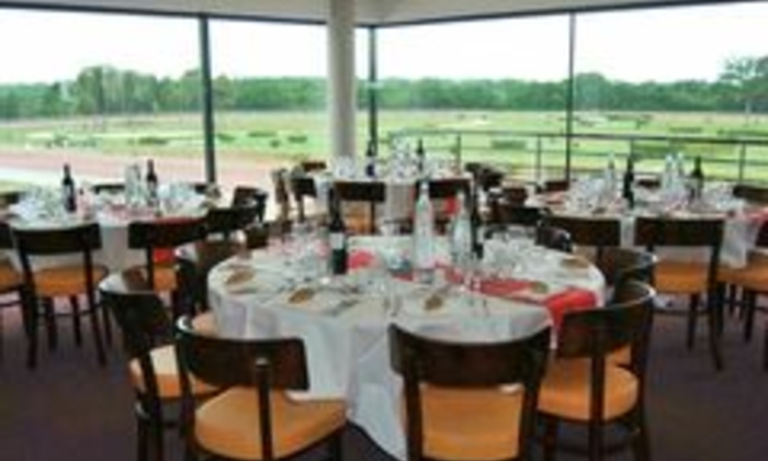 Salle de sous commisions Hippodrome Maure de Bretagne 25 €