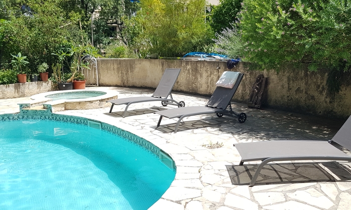 Magnificent terrace and swimming pool in a dream setting €100