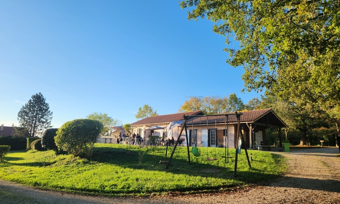 Hall, park and accommodation €40